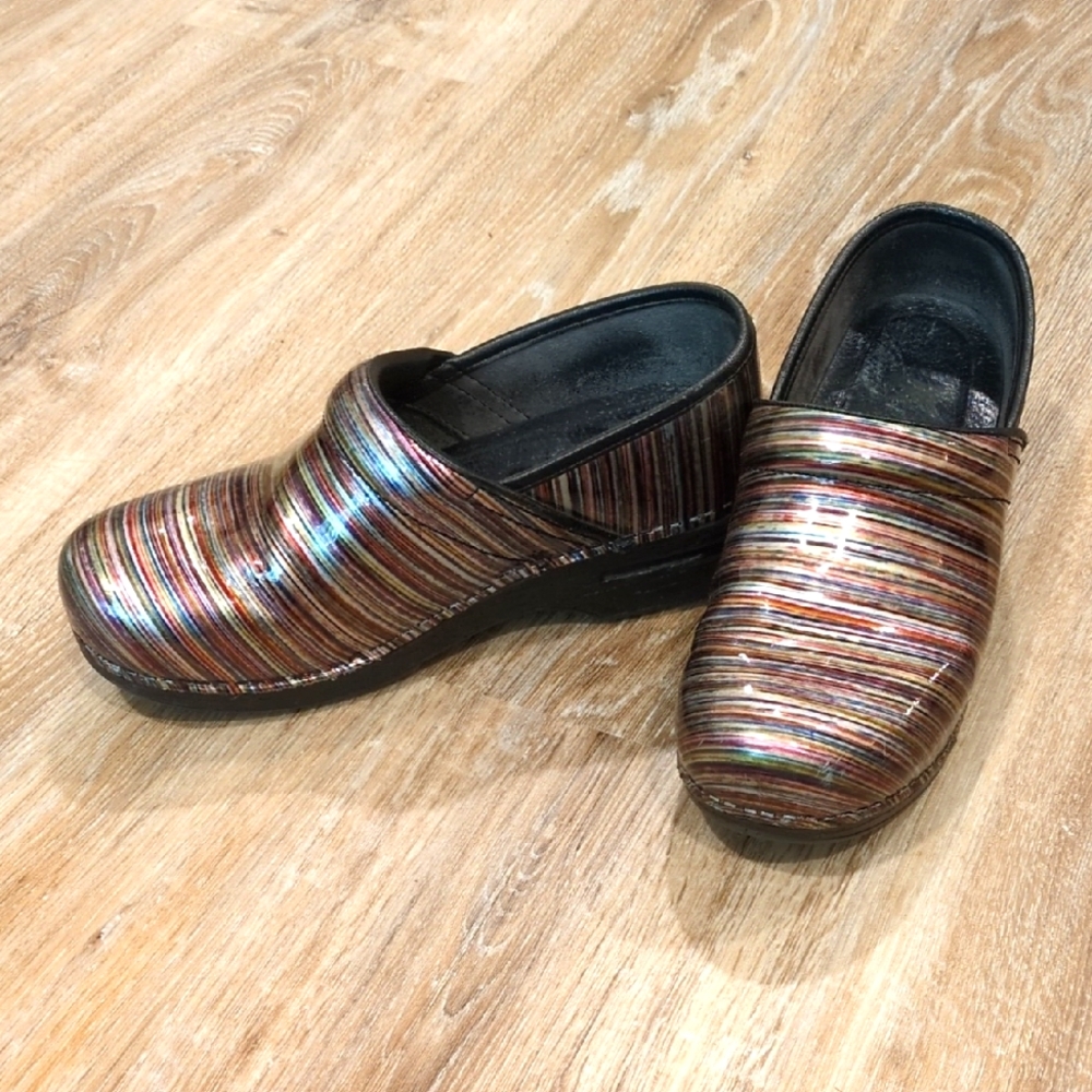 ❤️🩵Dansko Colorful Stripped Women's Clogs size 39 Euro (8.5-9 US) COLORFUL!💜💛